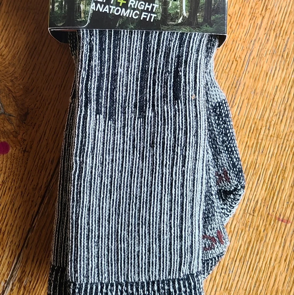 Icebreaker socks - Picture 3 of 3